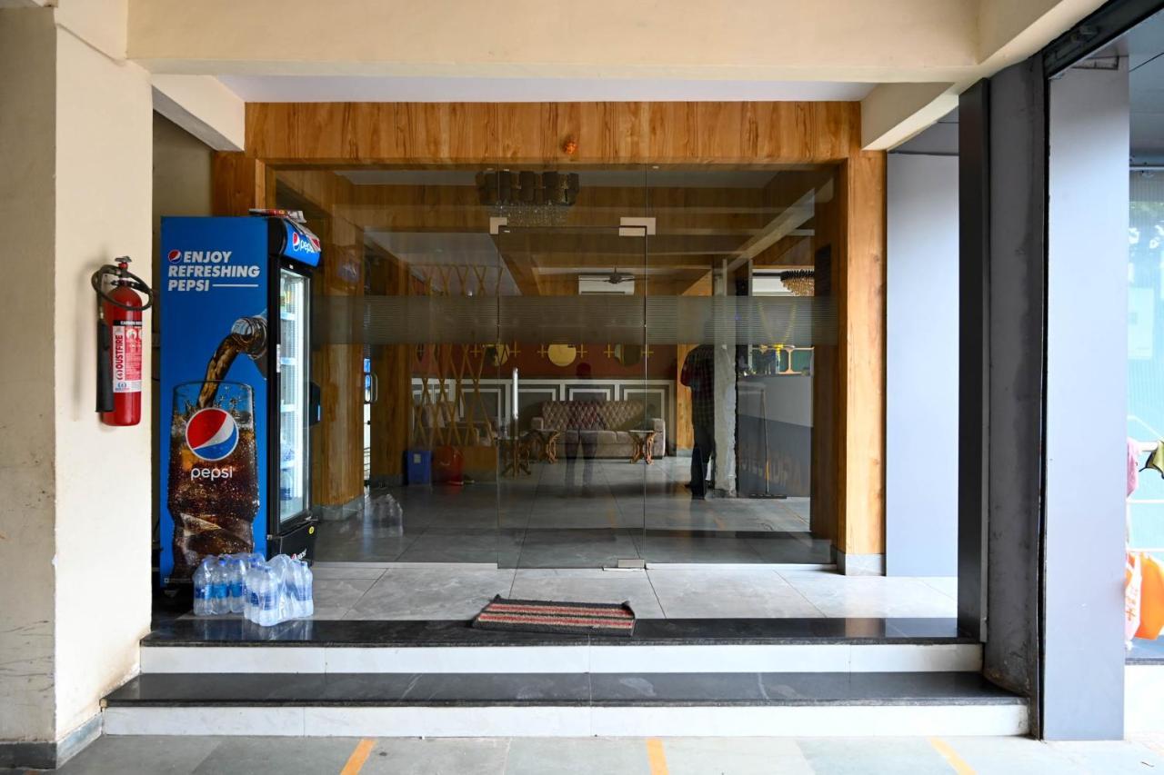 Hotel Adiraj Residency Navi Mumbai Zewnętrze zdjęcie