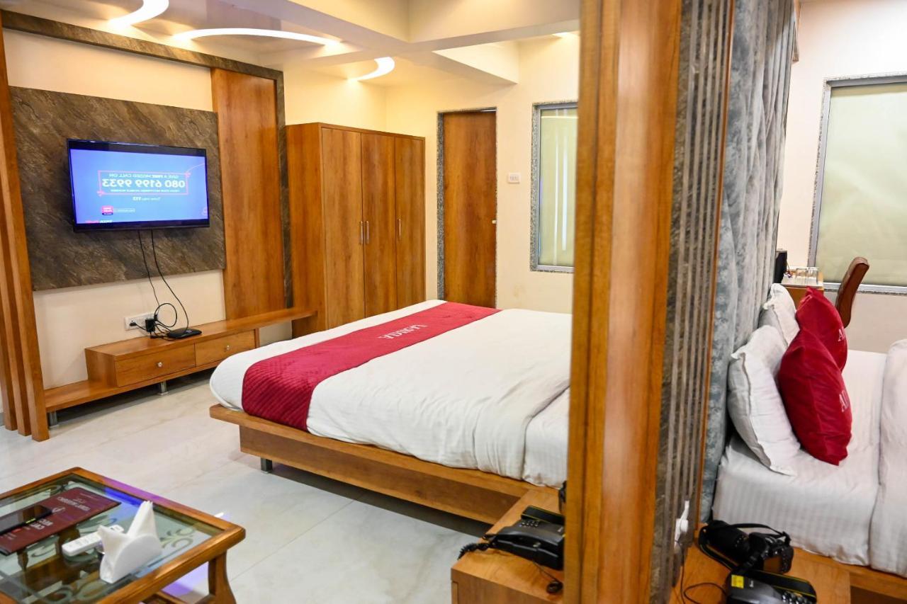 Hotel Adiraj Residency Navi Mumbai Zewnętrze zdjęcie