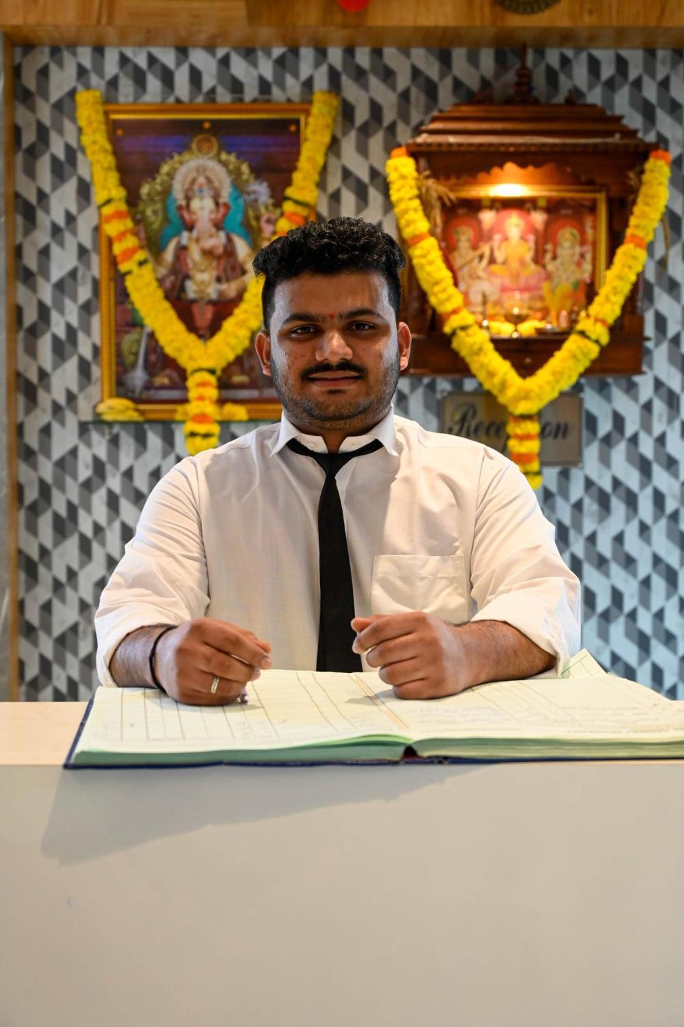 Hotel Adiraj Residency Navi Mumbai Zewnętrze zdjęcie