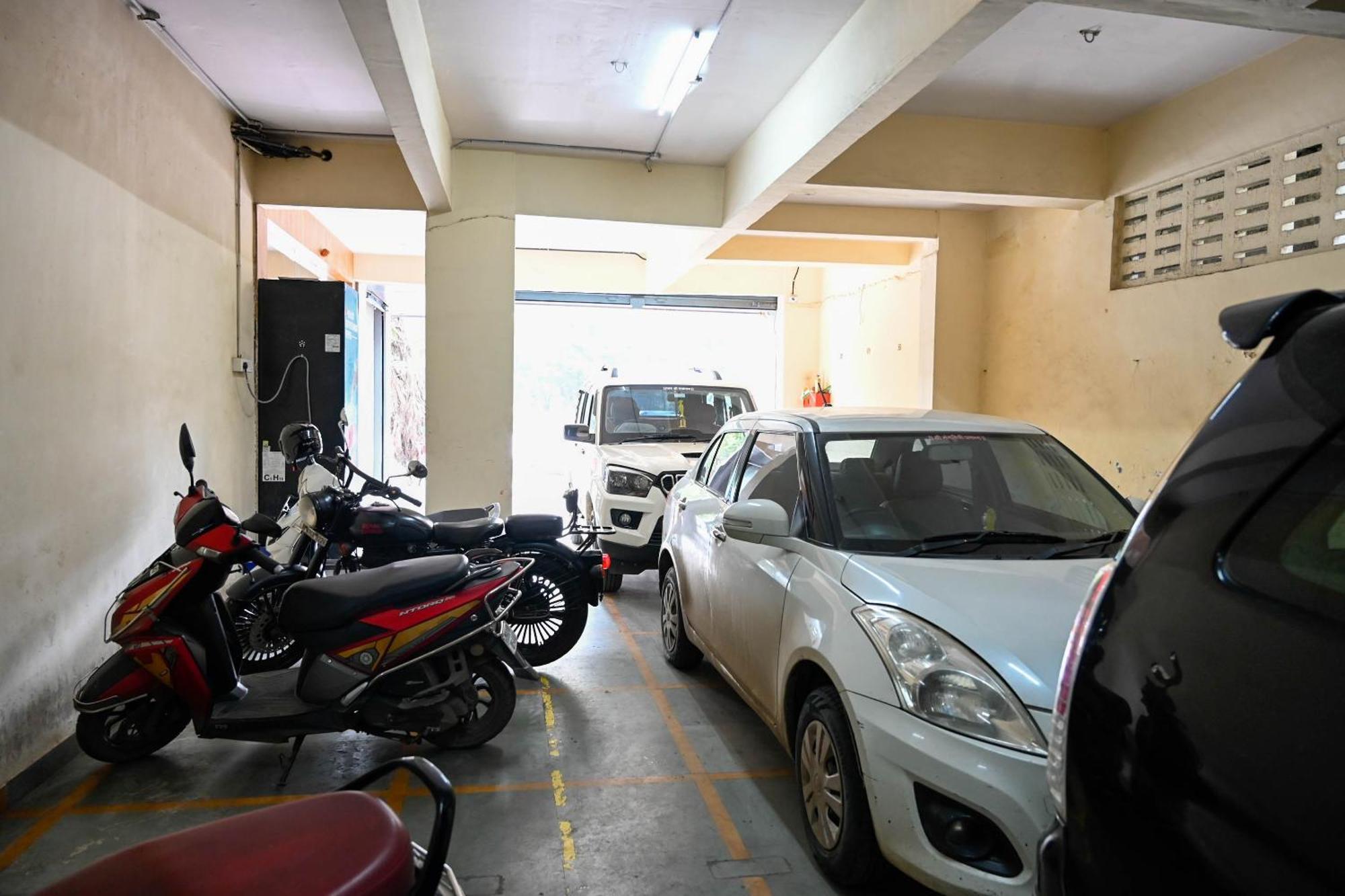 Hotel Adiraj Residency Navi Mumbai Zewnętrze zdjęcie