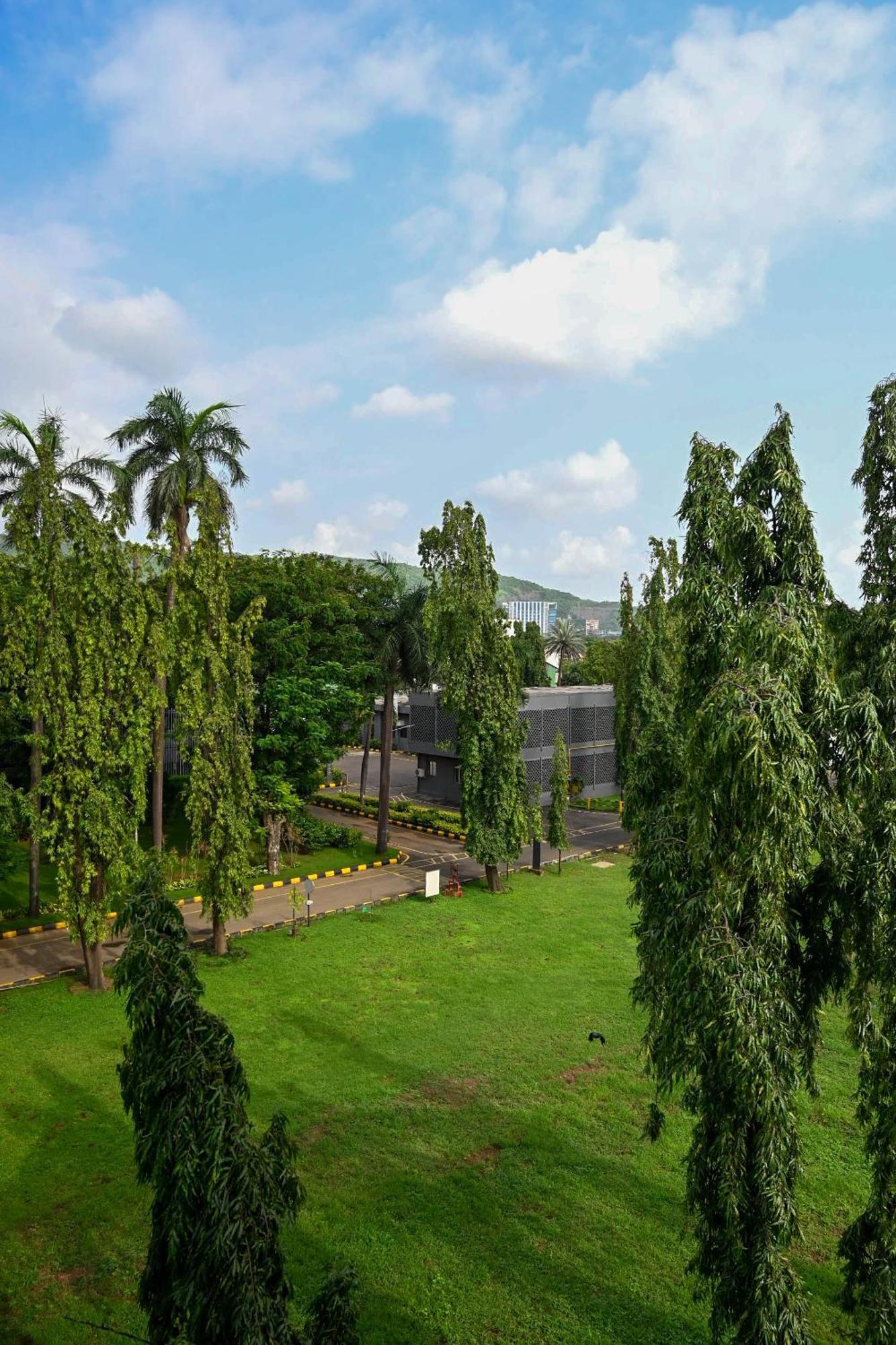 Hotel Adiraj Residency Navi Mumbai Zewnętrze zdjęcie