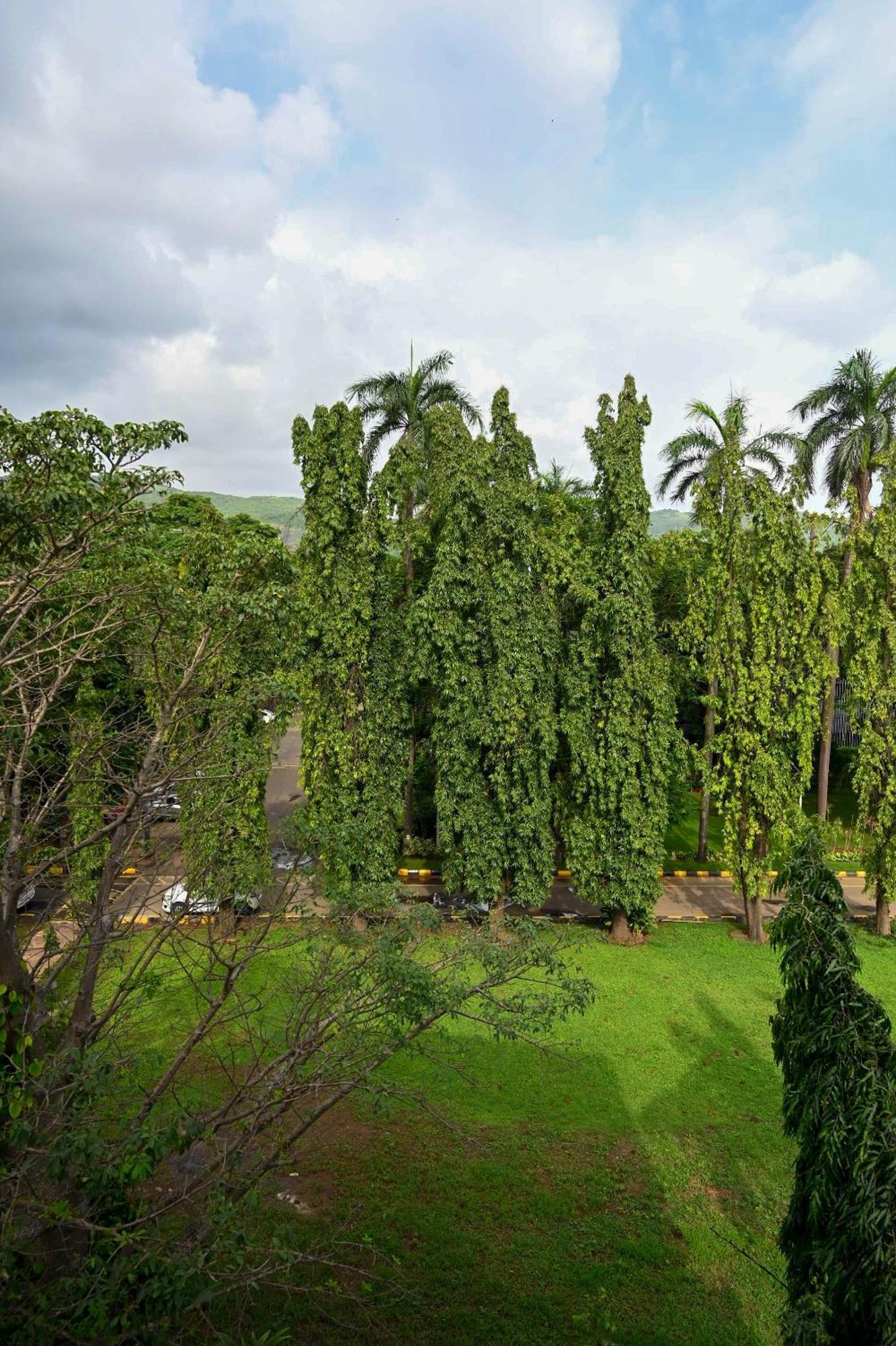 Hotel Adiraj Residency Navi Mumbai Zewnętrze zdjęcie